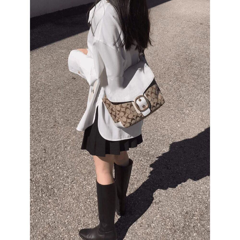 Coach vintage Legacy BLEEKER SIGNATURE CANVAS SHOULDER BAG 11434